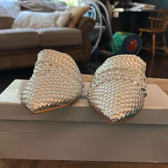 Midnight Velvet Woven Mule in Silver. Size 11M. - Picture 2 of 8